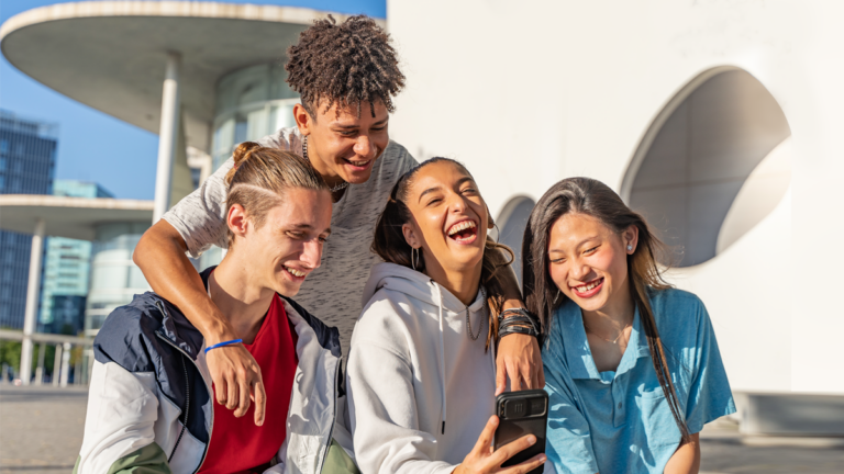 التسويق عبر وسائل التواصل الاجتماعي